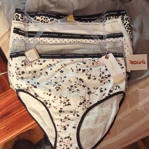 Adrienne Vittadini Kids Black and White Patterned Bottoms